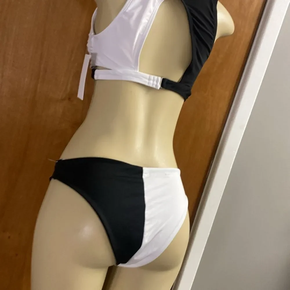 Sexy Black & White High Neck Bikini Swimsuit size 10